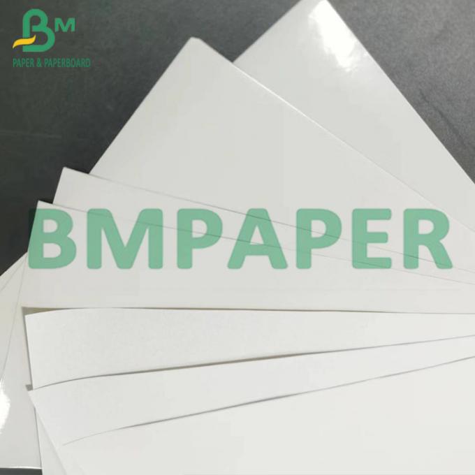 le papier de résistance au mouillé de 70g 80g a blanchi le papier pour étiquettes de bouteille d'eau pour l'impression