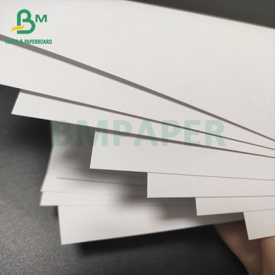 Conseil de Blanc mat Papier non couché sans bois pour des brochures de carte d'affiche