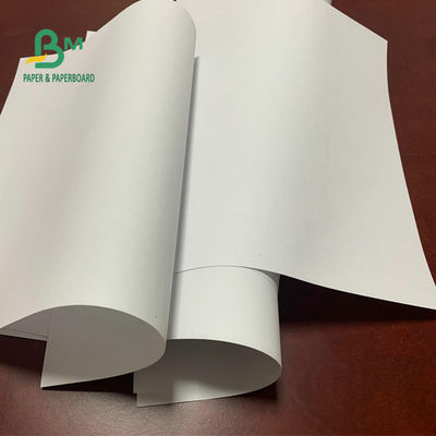 L'éclat blanc extérieur doux de petit pain de papier vergé a compensé 60g non-enduit 80g pour le bloc-notes