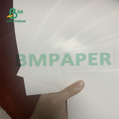 Le bois de Vierge pâte la feuille blanche de papier de carton lisse pour la carte 610mm x 860mm d'invitation