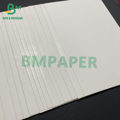 petit pain 635mm de 230gsm 250gsm 300gsm C1S Artboard 700mm 914mm 1000mm au loin