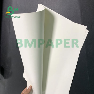 les feuilles de papier absorbantes de 700mm x de 1000mm superbes absorbent la surface plane liquide