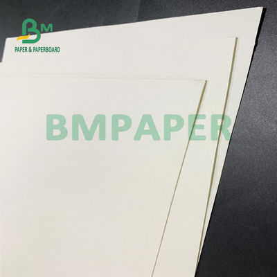 les feuilles de papier absorbantes de 700mm x de 1000mm superbes absorbent la surface plane liquide