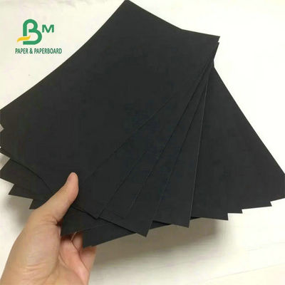 Feuille noire non-enduite 950 x 1300mm 300gr 350gr 400gr de panneau d'obligatoire de livre de couverture