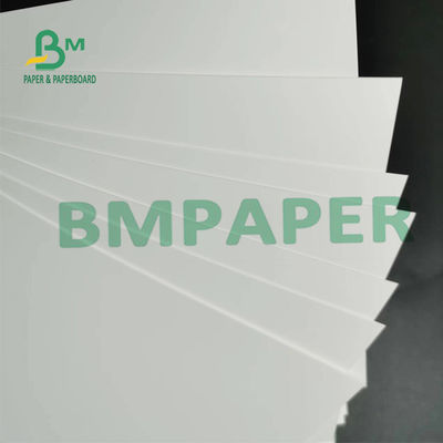 le papier auto-adhésif de l'autocollant 226um, brillant blanc de papier de synthétique de polypropylène imperméabilisent
