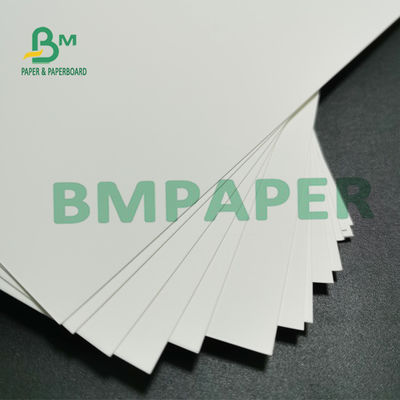 le papier auto-adhésif de l'autocollant 226um, brillant blanc de papier de synthétique de polypropylène imperméabilisent