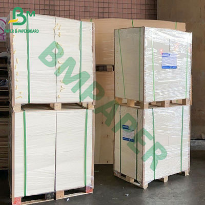 carton 390gsm non-enduit blanc pour le tapis 624 x 860mm de bière de caboteurs de boissons