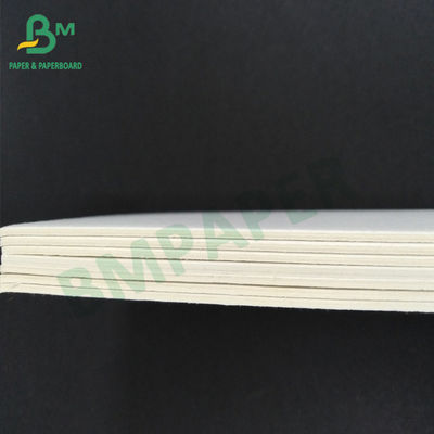 Papier blanc excentré adapté aux besoins du client 0.6mm de carton pour des caboteurs de boissons