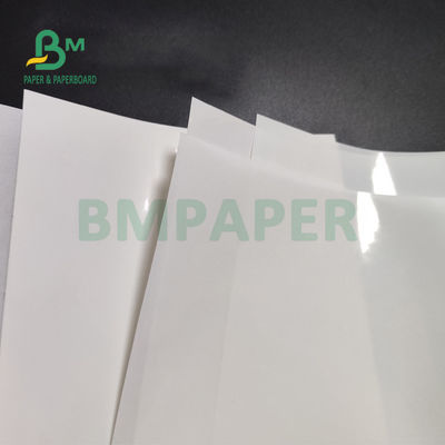 Autocollant adhésif blanc brillant 75gsm de papier 80gsm pour le revêtement moulé latéral du supermarché un