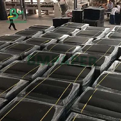 Le noir E-F de cannelure a ridé l'épaisseur de papier du carton 110gsm 120gsm 150gsm