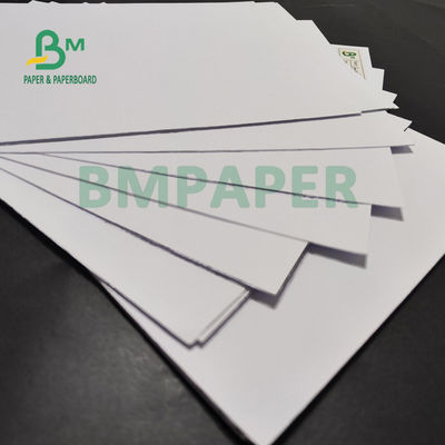 carton non-enduit de 200gsm 250gsm Woodfree pour des brochures 720mm x 1020mm