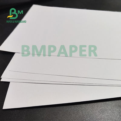carton non-enduit de 200gsm 250gsm Woodfree pour des brochures 720mm x 1020mm
