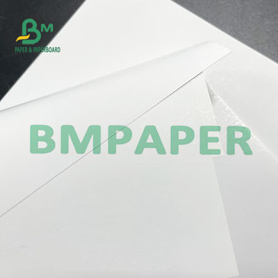 Papier brillant de Matte White C2S 120g 635 x 965mm pour des cartes de voeux