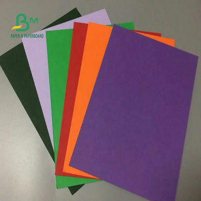 les cartes normales rouges bleues dégradables de 180gr 200gr 230gr pour Hardbook couvrent 65 x 100cm