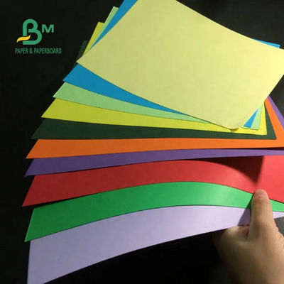 les cartes normales rouges bleues dégradables de 180gr 200gr 230gr pour Hardbook couvrent 65 x 100cm