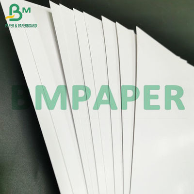 Haut papier brillant GSM 130 et 115 Papel brillant en soie blanc de C2s pour des couvertures