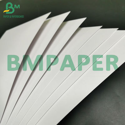 Haut papier brillant GSM 130 et 115 Papel brillant en soie blanc de C2s pour des couvertures
