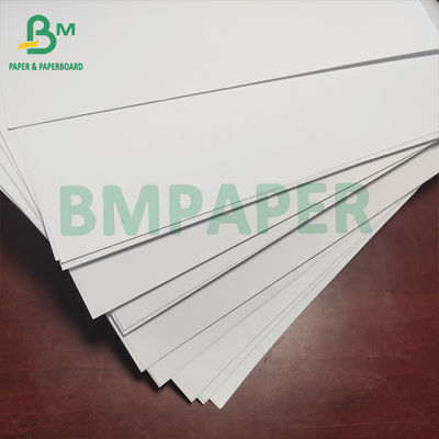 pulpe 100% lisse non-enduite de Vierge de papier blanc d'impression offset de 50# 60# 70#