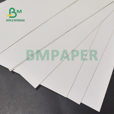 panneau se pliant de boîte de 215gsm 230gsm C1S pour l'emballage de cigarette 520mm x 1000mm