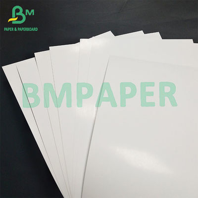 Le double blanc a dégrossi papier enduit pour l'impression de publicité et la brochure de produit