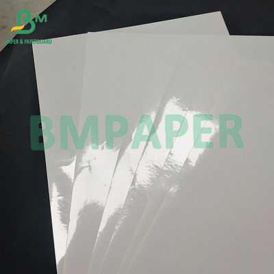 Papier métallisé blanc imprimé clairement pour l' étiquette à l' extérieur de la bouteille