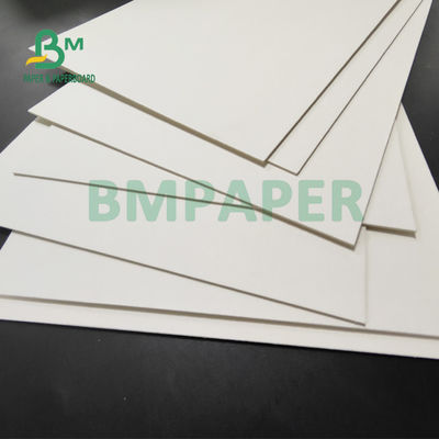 1.4MM 1.6MM Papier absorbant blanc pour roulettes à haute absorption 70 x 100cm