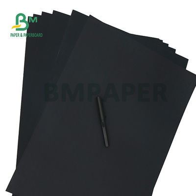 150 gm 200 gm Carton de papier kraft noir pour emballage cadeau 70 x 100 cm Bonne rigidité