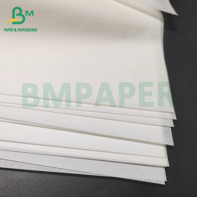Des rouleaux de papier blancs résistant à la graisse et à l'huile 35 gm 50 gm Excellent contenant la graisse