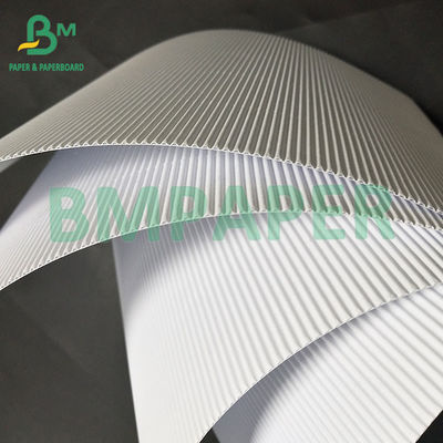Stable Applicabilité large Deux couches de papier de flûte blanc F 1 mm Pour les produits cosmétiques