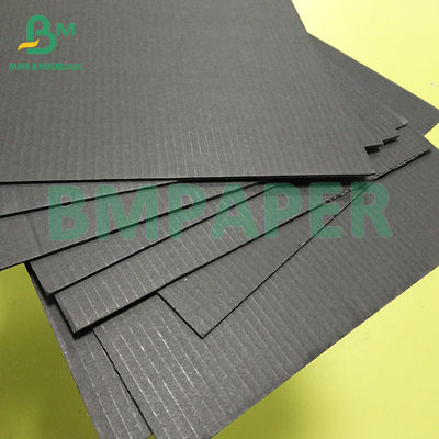 1.5MM 2MM E Pit 110+110+110 Carton noir Triple couche Carton ondulé à la flûte pour emballage de papier