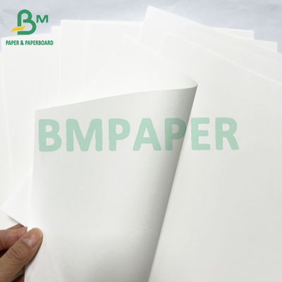 Le livre en couleur en ivoire est imprimé sur papier jumbo roll 40lb 60lb texte décalé