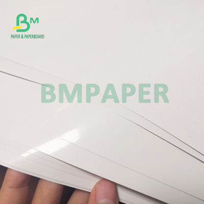 80 gm C1S Papier blanc recouvert hautement brillant pour les étiquettes de boissons 70 x 100 cm