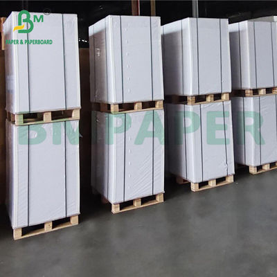 Carton blanc à double face à haute luminosité pour boîtes Carton d'emballage à haute rigidité