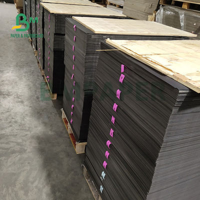 300 gm 350 gm Papier noir uniforme pour les étiquettes 70 x 100 cm Haute rigidité