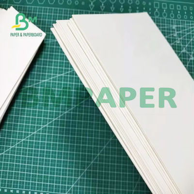 0.7 - 1,4 mm de papier blanc absorbant pour la protection des tables