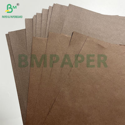 Une feuille de papier de cuisine brune de 40 grammes à 80 grammes, lisse et résistante à la graisse.