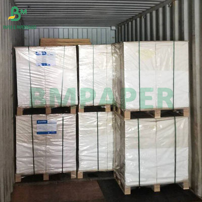 Un côté brillant 62 65 GSM Blanc humide - rouleau de papier résistant pour la fabrication d'étiquettes