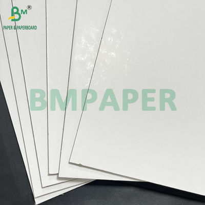 Bonne absorption d'encre 1 mm Noyau gris des deux côtés Carton blanc Surface mate