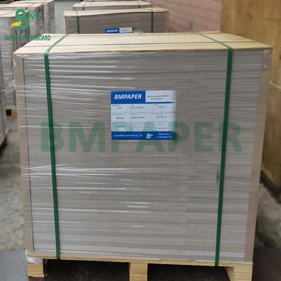 1 mm 820 g de carton blanc avec gris au milieu 2 couches de carton laminé 31 &quot;x 43&quot;