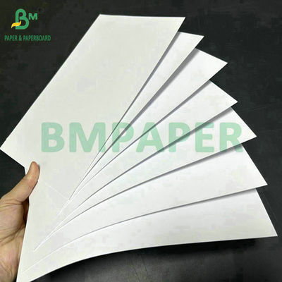 220 grammes 240 grammes Blanc Plain Offset Impression papier sans revêtement Pour les sacs en papier 95 x 130 cm