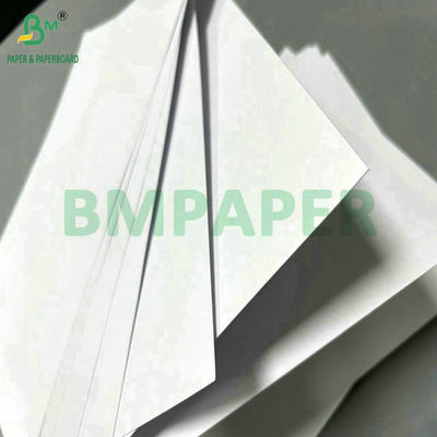 220 grammes 240 grammes Blanc Plain Offset Impression papier sans revêtement Pour les sacs en papier 95 x 130 cm