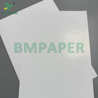 Papier d'art revêtu de C2S à haute blancheur 250GSM Feuille de papier à couverture brillante