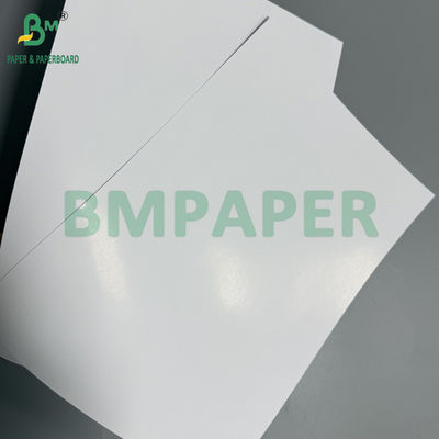 Papier d'art revêtu de C2S à haute blancheur 250GSM Feuille de papier à couverture brillante