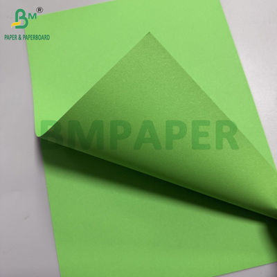 80 grammes de papier sans bois vert perroquet 25,5" x 38,5" feuilles de papier couleur