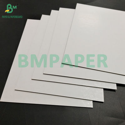 1.5 mm 2 mm Papier duplex recouvert de blanc C2S haute épaisseur pour la fabrication de carton de jeu
