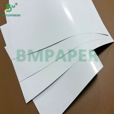 150 grammes 170 grammes papier revêtu de haute brillance pour l'impression offset 900 x 1194 mm