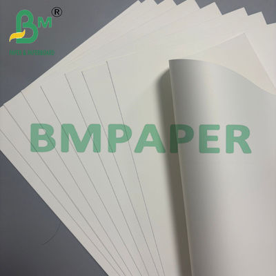 250gm Impression en papier étanche Carte synthétique PP blanche 80 * 110cm