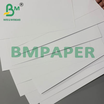 180 g de carton blanc sans revêtement de papier sans bois avec une surface lisse 70 * 100 cm