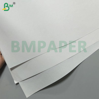 75 grammes de papier numérique en blanc sans carbone 8 1/2 x 14 pouces