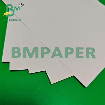 Étiquette de bouteille de bière en verre pour papier blanc résistant à l'humidité de 68 grammes